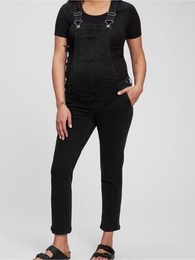 NWT GAP Black Denim maternity Overalls, M